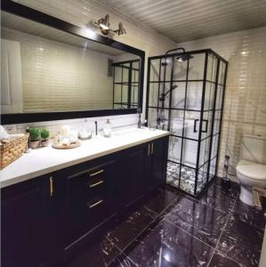 INDES Czarna kabina prysznicowa przesuwna loft 100x100cm 2