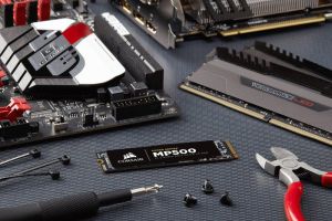 Dysk SSD Corsair 240 GB M.2 2280 PCI-E x4 Gen3 NVMe (CSSD-F240GBMP500) 10