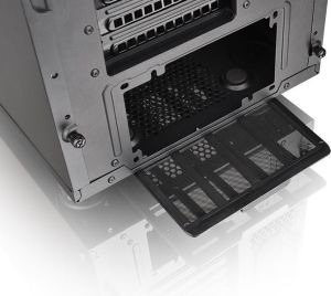 Obudowa Thermaltake Core X31 Tempered Glass Edition (CA-1E9-00M1WN-03) 15