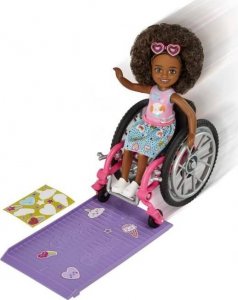 Lalka Barbie Barbie Lalka Barbie Chelsea na w?zku br?zowe w?osy HGP29 3