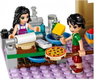 LEGO Friends Pizzeria w Heartlake (41311) 8