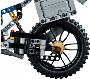 LEGO Technic BMW R 1200 GS Adventure (42063) 4