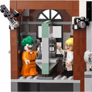 LEGO Batman Arkham Asylum (70912) 8