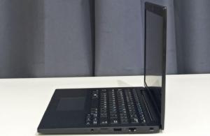 Laptop Dell Latitude 7390 i5-8350U 8GB 256GB SSD Dotykowy FullHD IPS Windows 11 Pro 4