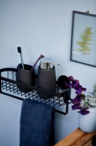 Wenko Czarny kubek na szczoteczki pędzle Do łazienki 6