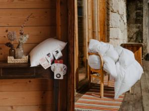 AMZ Przemysław Zabel Poduszka 60 x 60 Natural Exclusive Outlast 3 komorowa 3