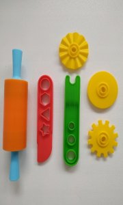 Keyroad Zestaw narzędzi do ciastoliny KEYROAD, wałek, nożyk, 3 kółka do cięcia, zawieszka, mix kolorów 3