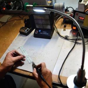 bauer & bcker Lampa warsztatowa Glanzlicht ze ściemniaczem 90x30mm Bauer + Bcker 4