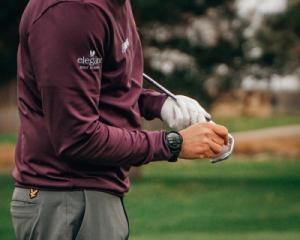 Zegarek sportowy Golfbuddy morele GOLFBUDDY zegarek, dalmierz golfowy GPS Aim W11 z kolorowym wyświetlaczem 12