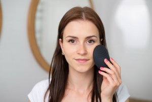 Concept Soniczna szczoteczka do czyszczenia skóry  czarny kawior SK9005 3