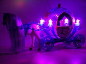 LUXMA DUŻA KARETA LALKA CHODZĄCY KOŃ DŹWIĘKI ŚWIATŁA 216 8