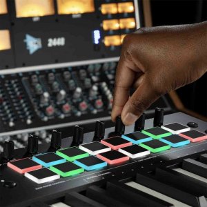 M-Audio M-AUDIO Oxygen PRO 49 - Klawiatura Sterująca 9