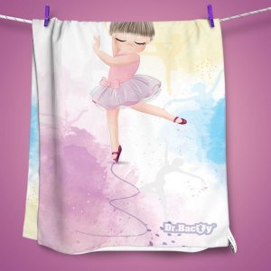 Dr.Bacty Ręcznik dla dziewczynki szybkoschnący z powłoką antybakteryjną 70x140 Dream 1