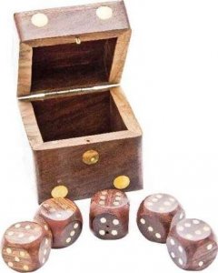 Giftdeco Małe drewniane kości do gry w pudełku 1