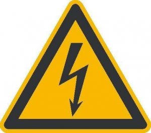Znak ostrzeg. 100mm folia,Ostrzez. p. niebezpiecznym napieciem elektr." 1