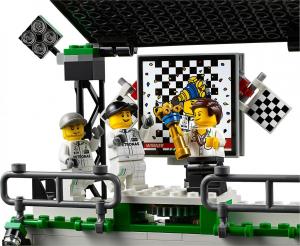 LEGO Speed Champions Zespół Formuły 1 Mercedes AMG Petronas (75883) 7