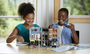 LEGO Creator Expert Plac Zgromadzeń (10255) 3