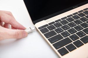 Pendrive Transcend JetFlash 890, 32 GB  (TS32GJF890S) 4