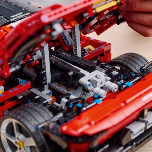 LEGO Technic Ferrari Daytona SP3 (42143) 10