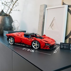 LEGO Technic Ferrari Daytona SP3 (42143) 7