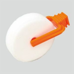 Trixie SÓL DLA GRYZONI Z UCHWYTEM 2