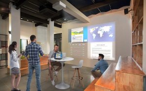 Projektor Epson EB-L530U 17