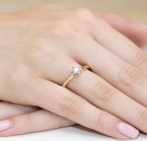 Best Diamonds złoty pierścionek z brylantem 0.30ct 22 4