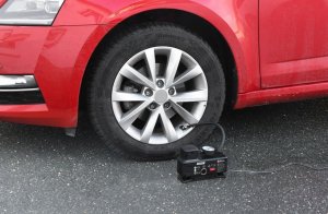 Kompresor samochodowy Compass Kompresor 12/230 V 3