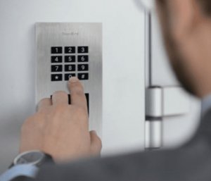 DoorBird IP system kontroli dostępu A1121 naścienny Edels. V2A 2