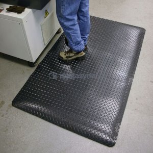 Coba Antyzmęczeniowa mata stanowiskowa Deckplate. Wym. 1,2 x 18,30 m (Kolor: czarno-żółty) 6