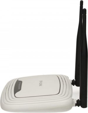 Router TP-Link WR841N + Access Point WA5210G 5