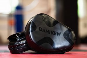 Daniken Łapy trenera - Daniken - NERO SMARTIE - 23 x 18 x 5 cm 3