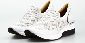 AGA Sneakersy ażurowe wsuwane skórzane srebrne Aga-37 4