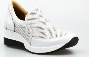 AGA Sneakersy ażurowe wsuwane skórzane srebrne Aga-39 2