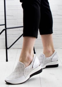 AGA Sneakersy ażurowe wsuwane skórzane srebrne Aga-39 8