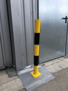 Elkor Stalowy słupek ochronny z czarnymi pasami (wys. 1000 mm) 4