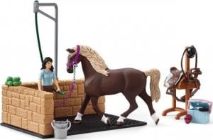 Figurka Schleich Zestaw figurek Myjnia dla koni Horse Club Emily Luna 1