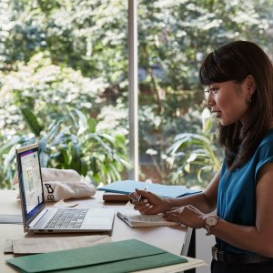 Laptop HP HP EliteBook 650 G9 i7-1255U 15.6inch FHD 16GB 512GB SSD UMA W11p64 backlit kbd warranty 3Y nbd onsite 10