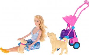 Kontext Lalka spacer z pieskami w wózku spacerówka 5