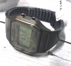 Zegarek Timex Zegarek Timex TW2U94000 T80 Retro Style Indiglo 4