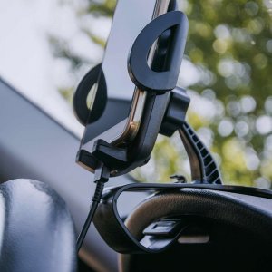 4kom.pl Uchwyt samochodowy holder uniwersalny klips do telefonu smartfona na deskę/ kokpit Czarny 6