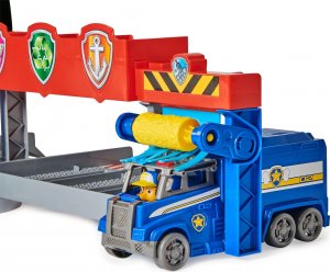 Spin Master Psi Patrol Big Truck Pups Wielki Garaż Truck Stop HQ + pojazd ciężarówka Chase 8