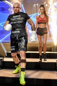 YakimaSport Rękawice bokserskie WOLF WHITE L 10 oz 8