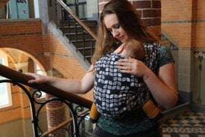 Yaro Slings Chusta tkana Yaro Slings - Petals Ultra Black White Grey Tencel 5 (4.2 m.) 2