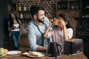 Czajnik Eldom ELDOM CZAJNIK NELA,POJ.1,7 L,MOC 2000 W,CZARNY C26 7