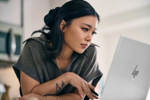 Laptop HP HP ENVY 17-cr0025nw (714T3EA) Srebrna 7