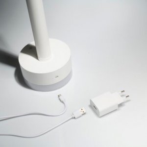 Lampka biurkowa Tiross biała  (TS1816) 3