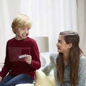 Hasbro Gra Powiedz to Dzieci kontra dorośli (C3145) 6