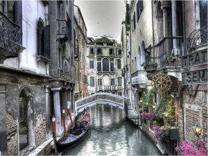 DecoNest Fototapeta - Romantyczna Wenecja - 300X231 1