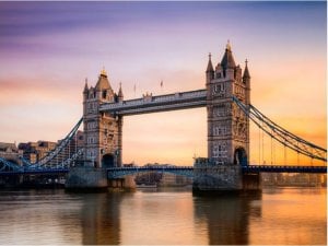 DecoNest Fototapeta - Świt ponad Tower Bridge - 300X231 1
